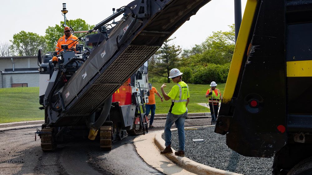 Milling machine on corner