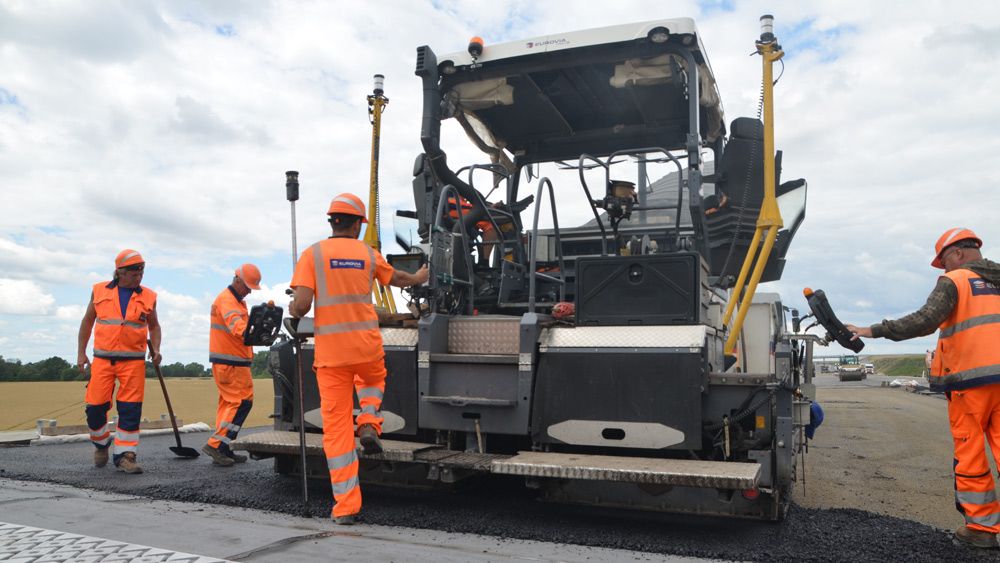Paver with Trimble Technology