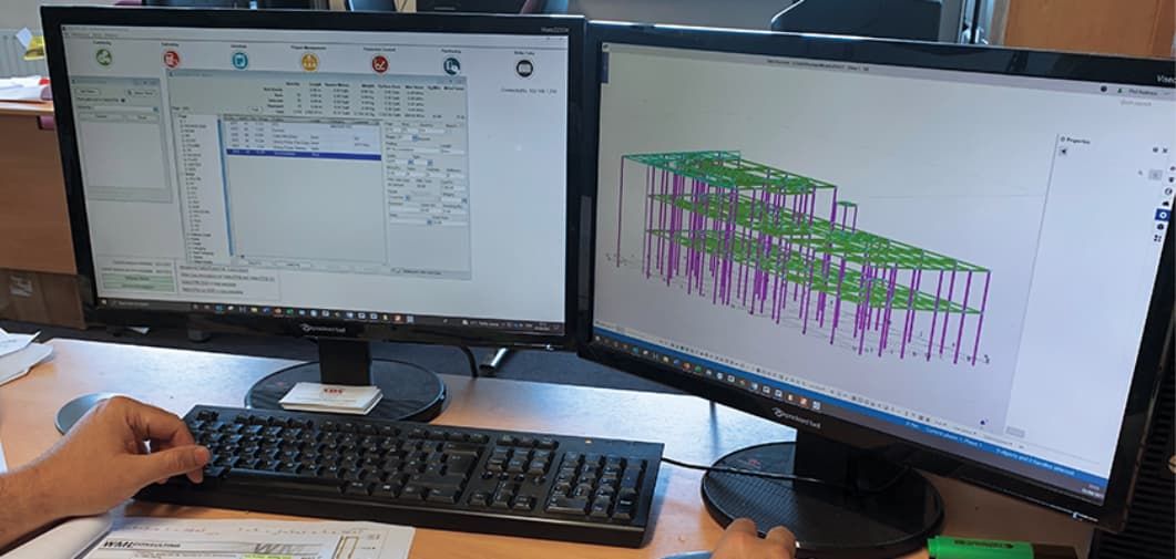 dos monitores que muestran estimaciones de generación de Tekla PowerFab directamente del modelo