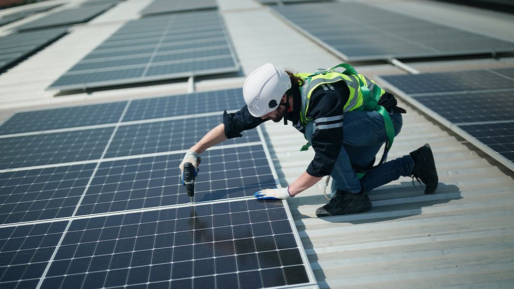 construction-blog-solar-panels-installation-image