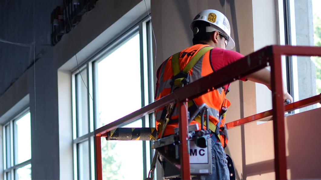 construction-blog-contractor-building-interior-image