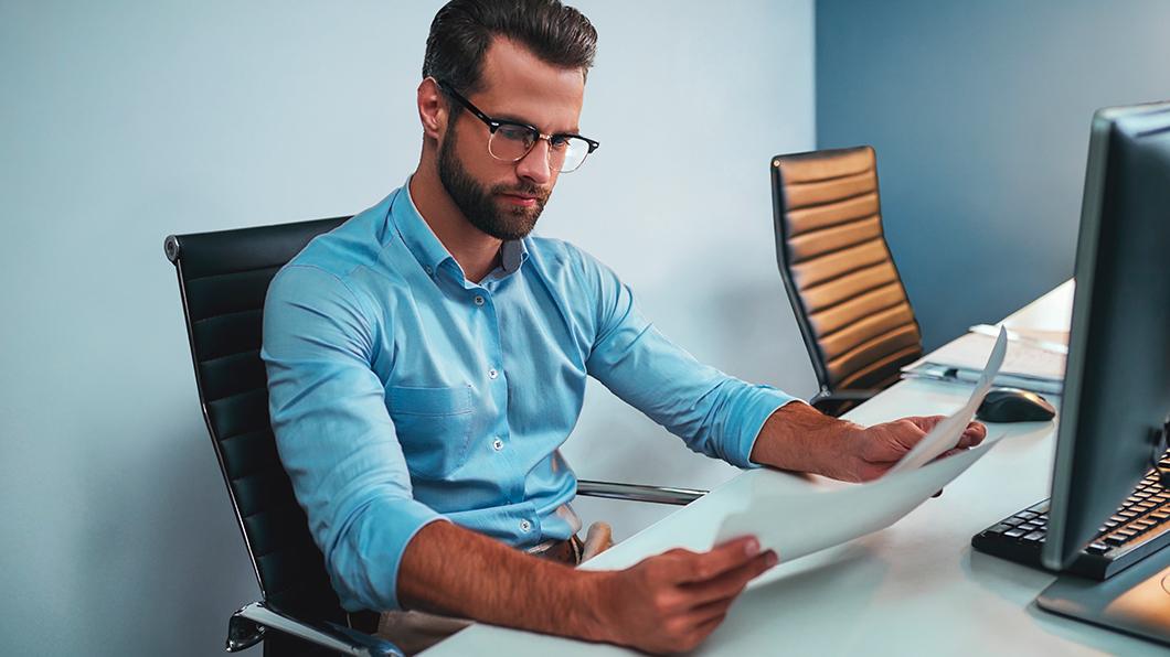 trimble-pay-blog-desktop-contractors-office-1060x596