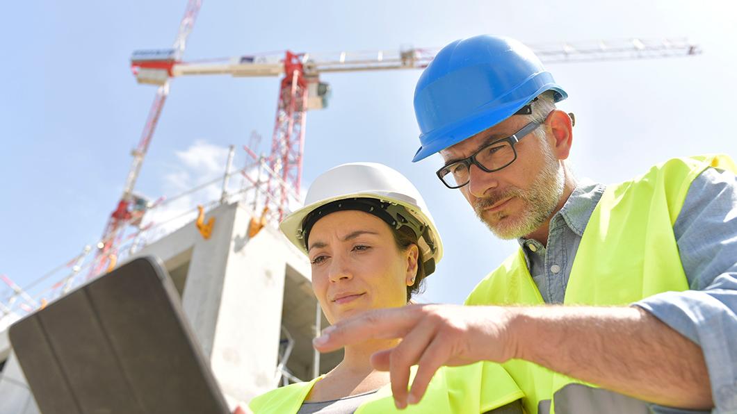 construction-blog-engineers-onsite-inspection-image
