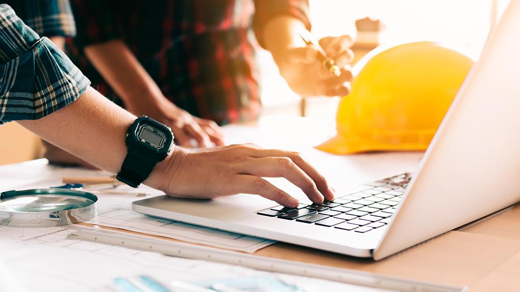trimble-pay-blog-architects-working-laptop-1060x596